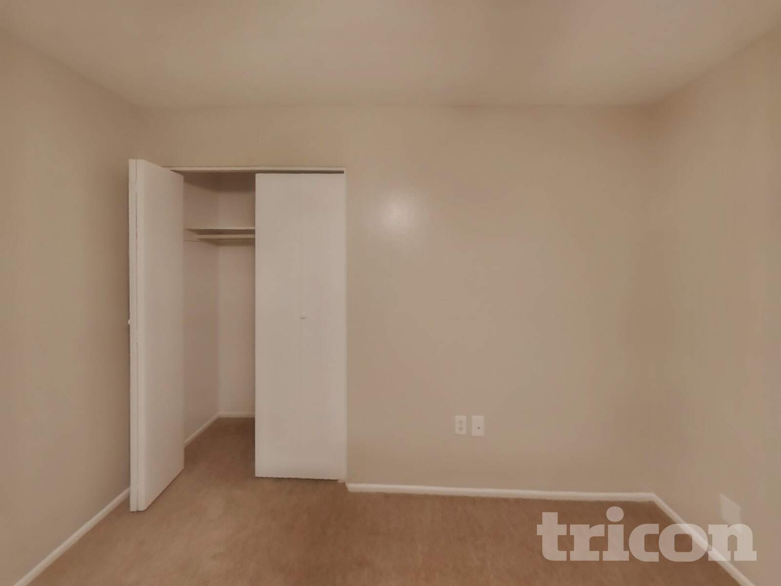 Building Photo - 828 N Pine Ct