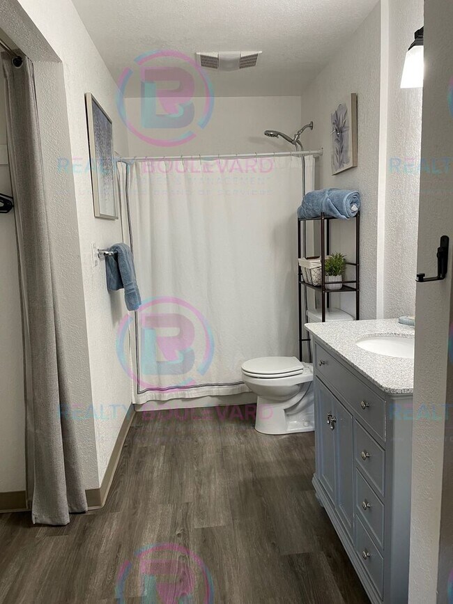 Building Photo - Fully Furnished Studio Near Virginia Lake | All Utilities & WiFi Included | $1,299/Month