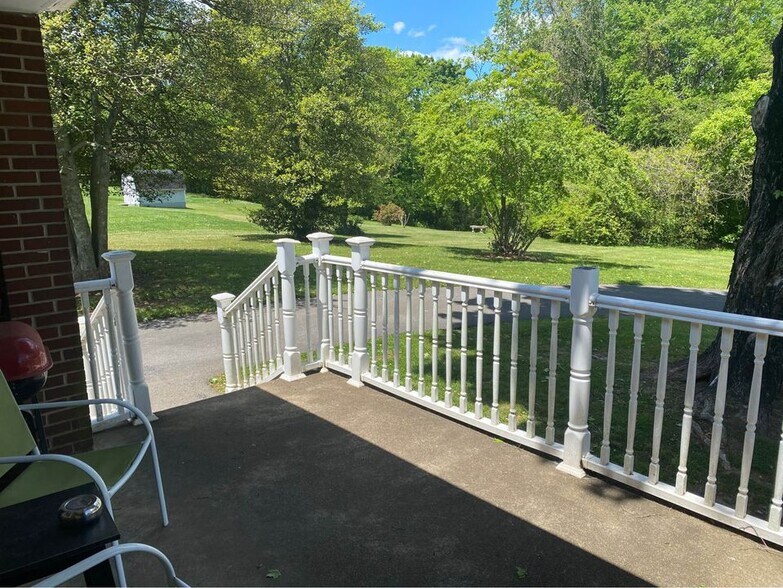 Building Photo - 3627 Riverview Dr