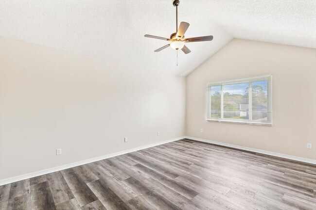 Building Photo - Charming Waterfront Home in Southside