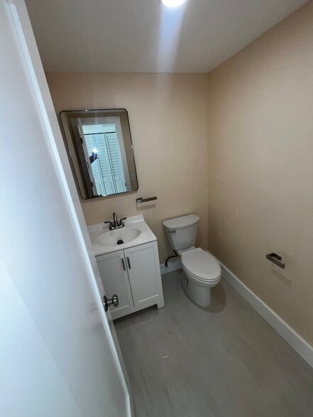 Building Photo - 9300 W Flagler St