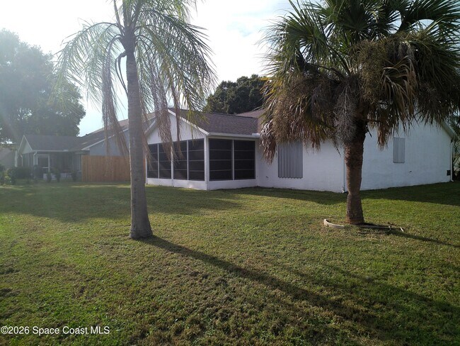 Building Photo - 3619 Egret Dr