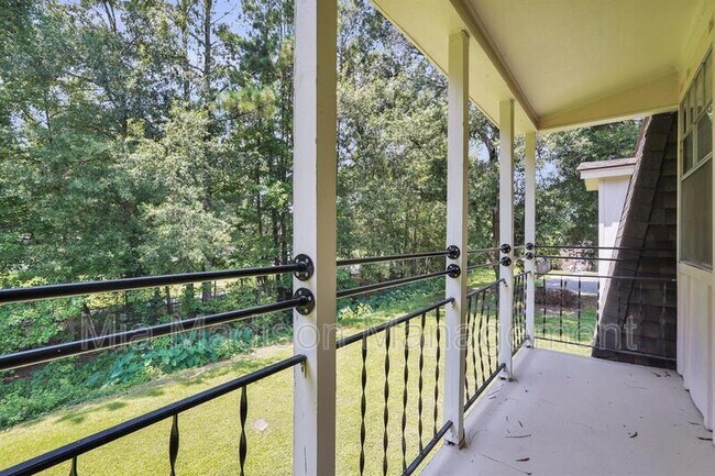 Building Photo - 111 E Mell St