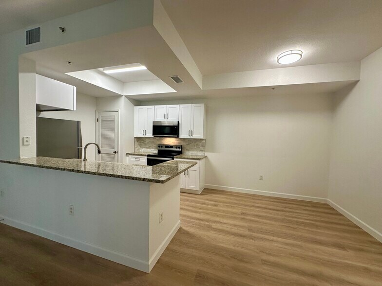 Building Photo - 9055 Colby Dr