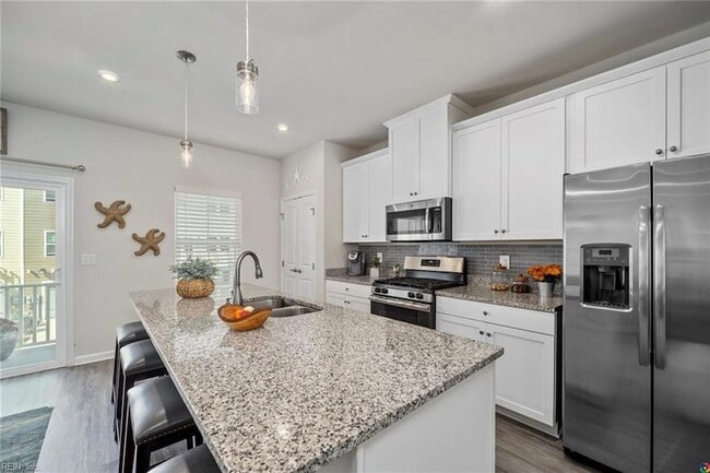 Building Photo - 512 Clara Ln