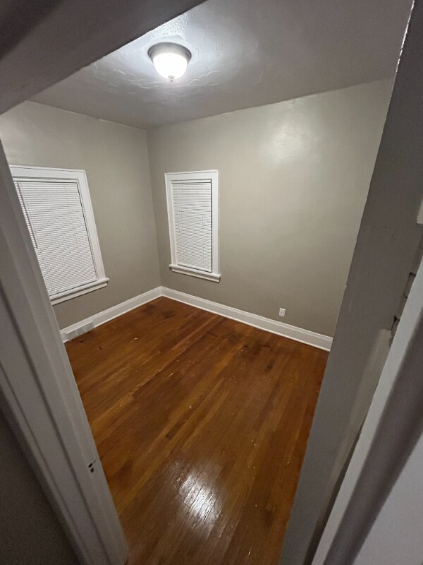 Building Photo - 3238 Ridgeway Ave