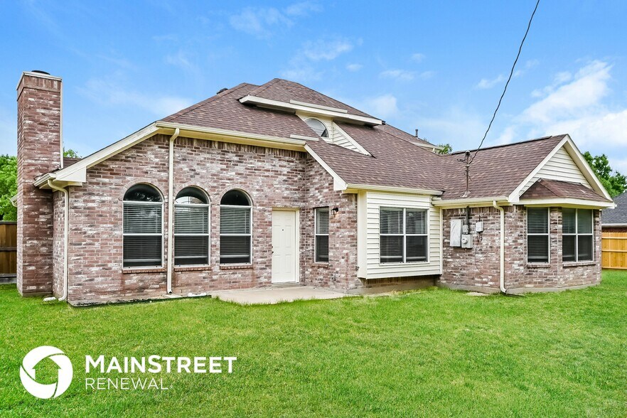 Building Photo - 809 Hines Dr