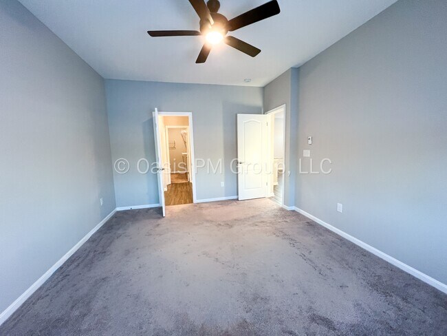 Building Photo - 521 Rochdale Run