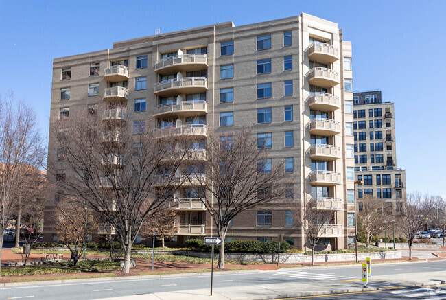 Building Photo - Crescent Plaza Condominium