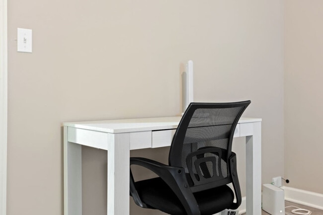 Building Photo - 1523 S East St