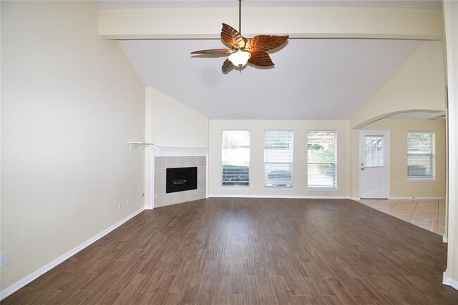 Building Photo - 3015 Glencullen Ln
