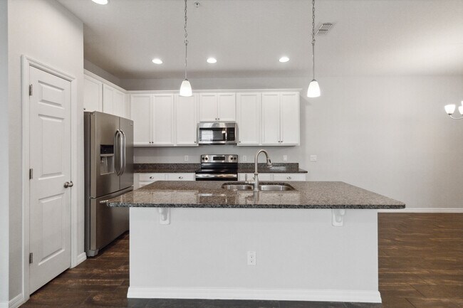 Building Photo - 618 Fortanini Cir
