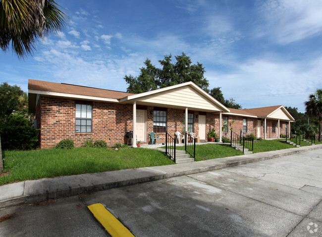 Sun Village Apartments - 829 Village Cir Groveland FL 34736 | Apartment ...