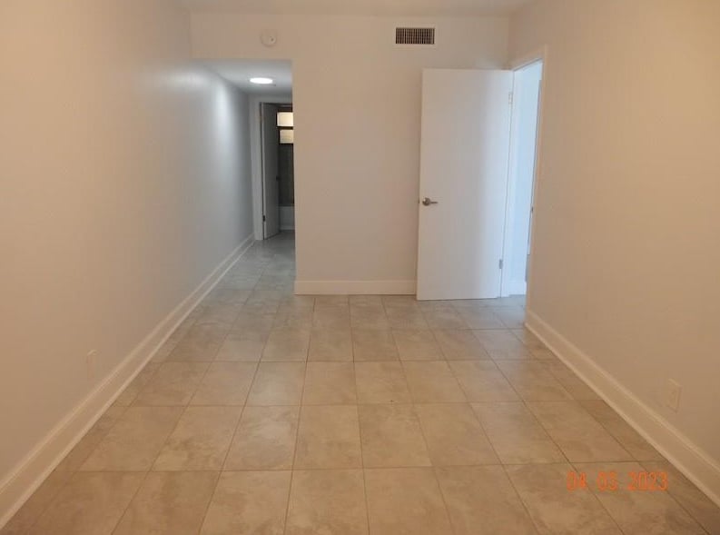Building Photo - 400 N Surf Rd