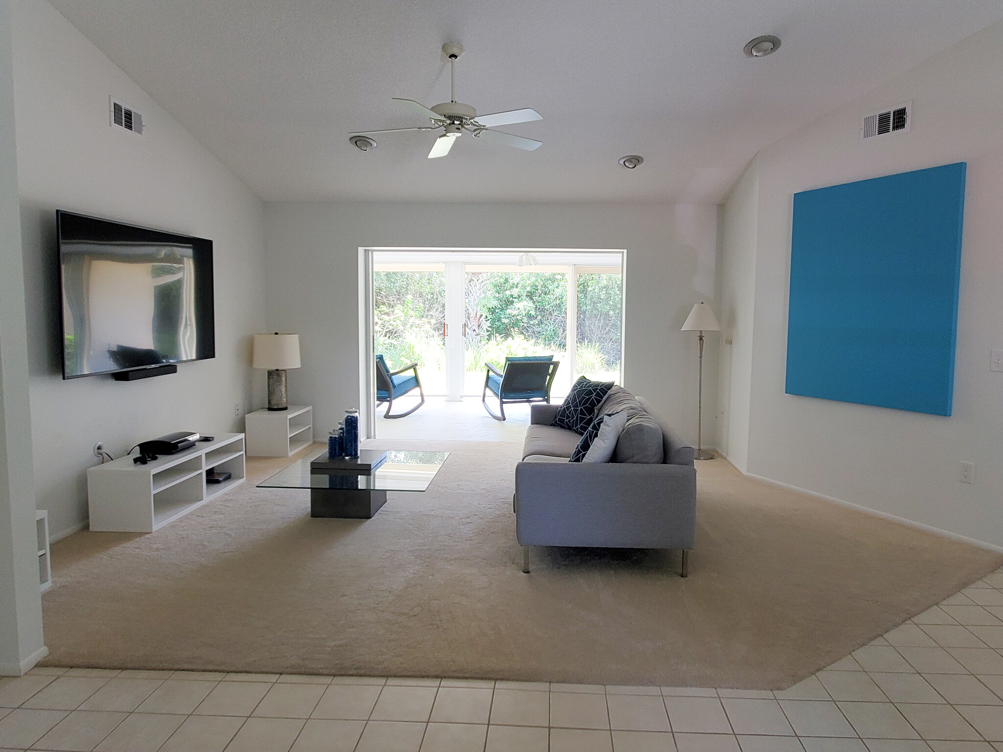 Living room - 6960 Country Lakes Cir