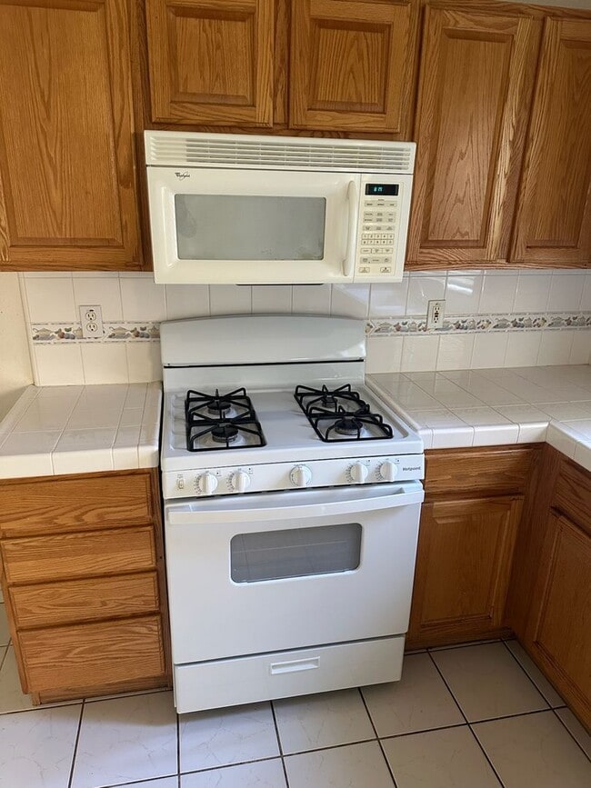 Building Photo - 4018 W Elowin Ct