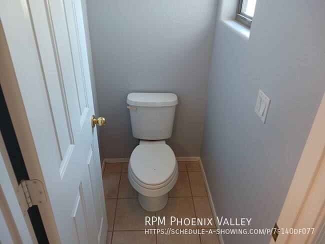 Building Photo - Charming Phoenix 3 Bed / 2.5 Bath Townhome...