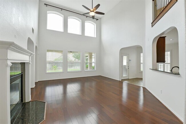 Building Photo - 20419 Windrose Bend Dr