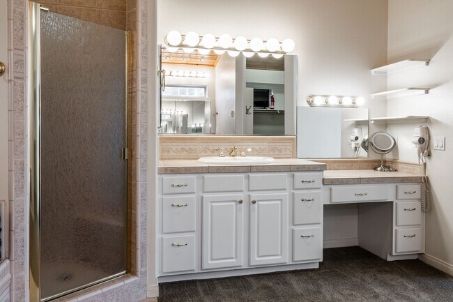 Building Photo - Mountain View Haven