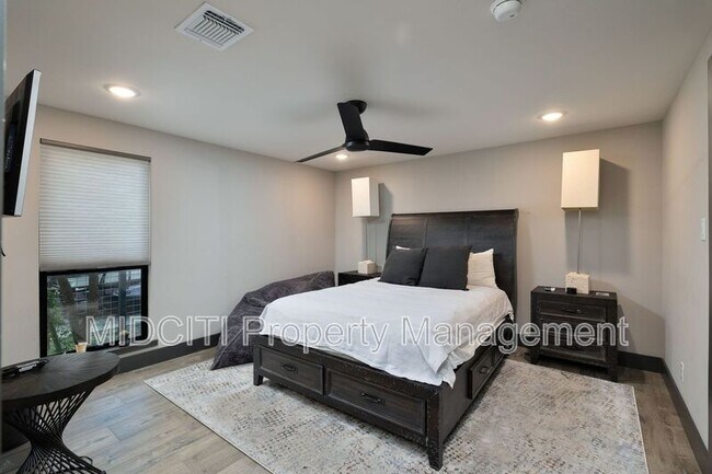 Building Photo - 180 Lake Ridge Dr