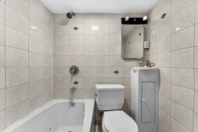 Building Photo - 306 Commonwealth Ave