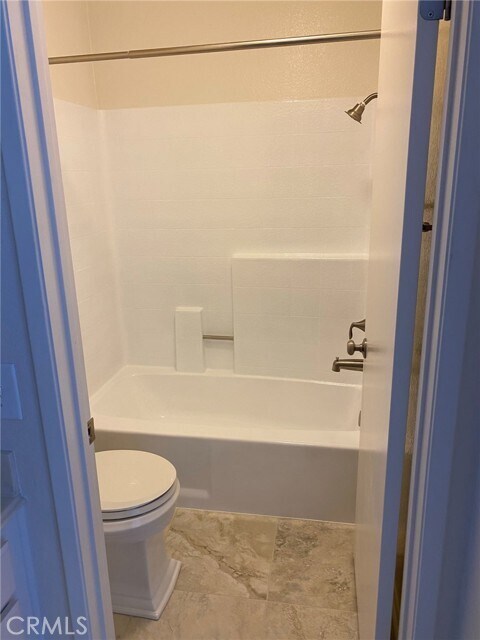 Building Photo - 5050 Canyon Crest Dr