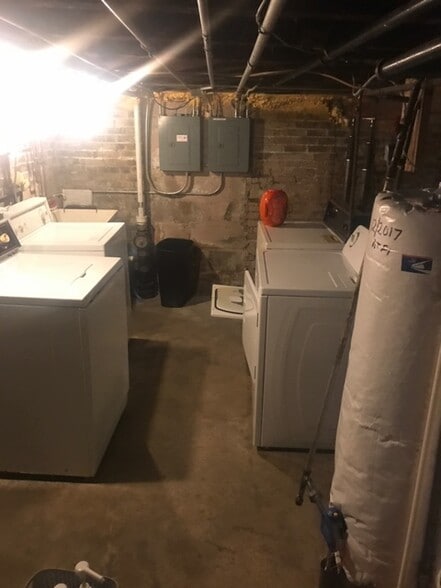 Pers Laundry NO Coin Ops! - 1527 N Jackson St