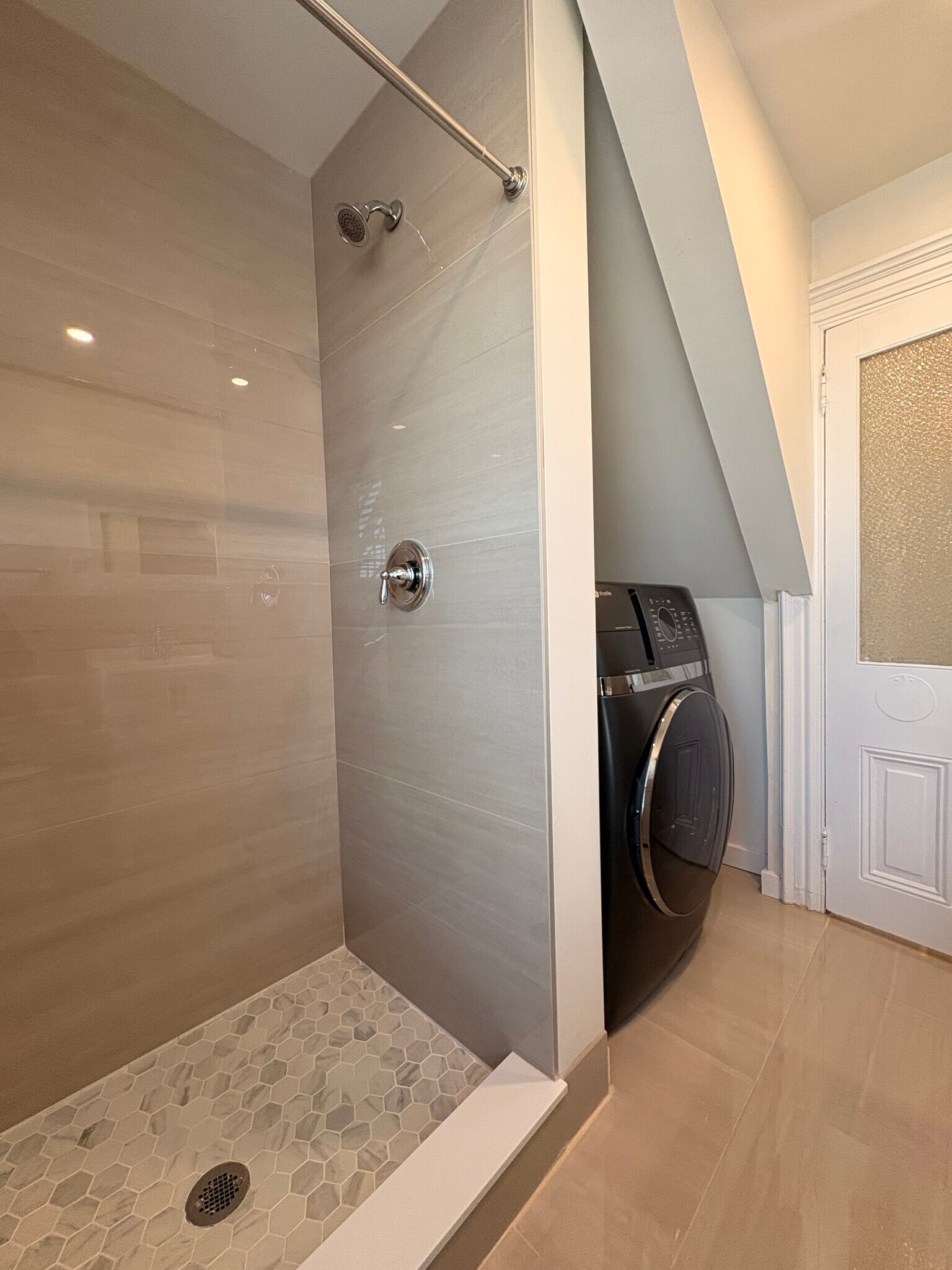 Building Photo - 61 Forest Ave