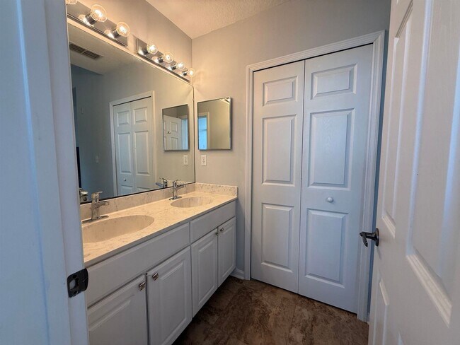 Building Photo - Located in St Augustine Shores, this 2 bed...