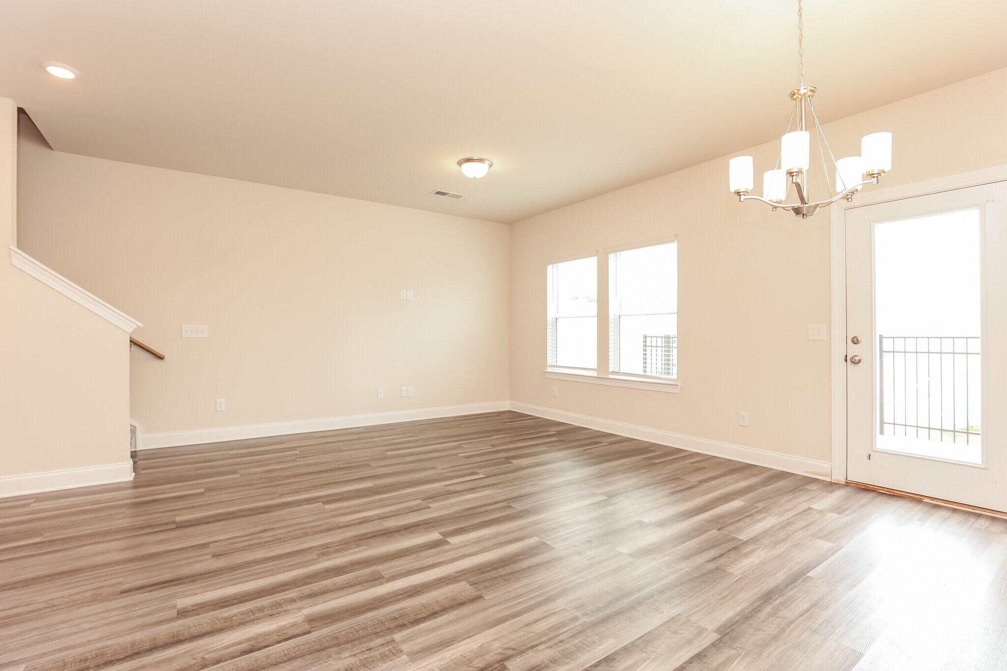 Building Photo - 906 Ridge Ln