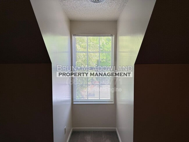 Building Photo - 6523 Doe Creek Way