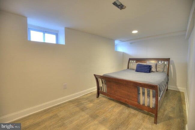 Building Photo - 2708 Oakley Ave