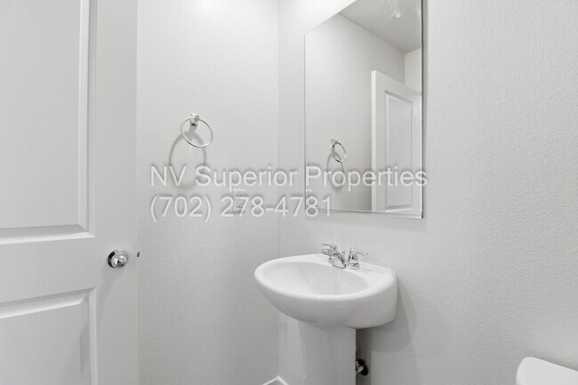 Building Photo - Aliante!! Never lived in!!! Gated!! Community Pool!!! Playground!! 2 Car Garage!! Tankless Hot wa...