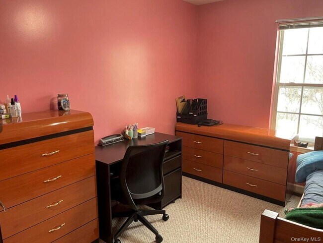 Building Photo - 28 Ford Ct