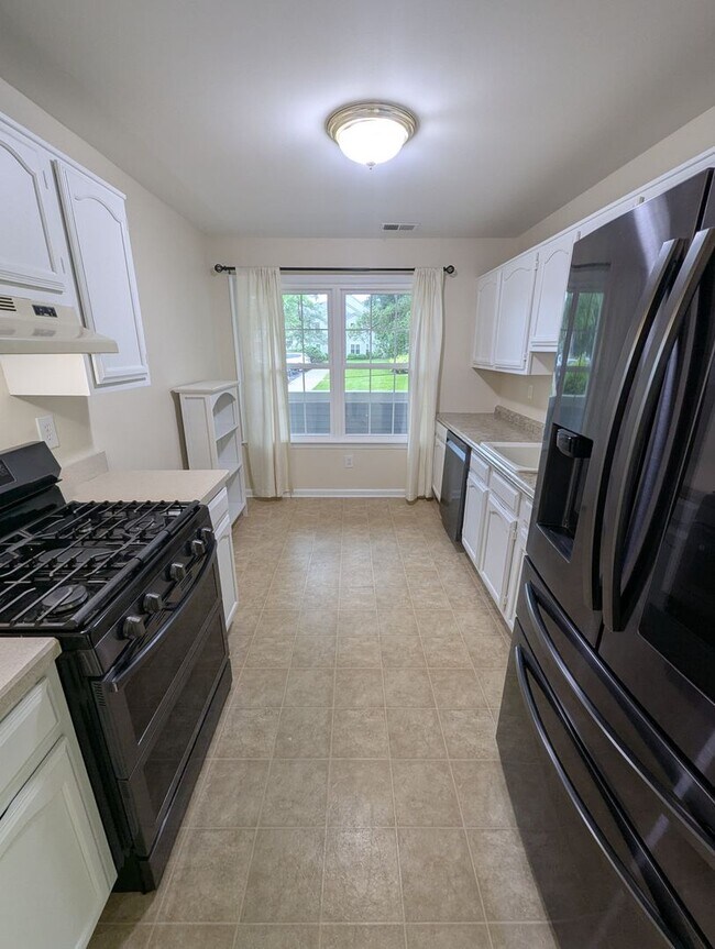 Building Photo - 449 Magnolia Ct