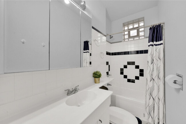 Building Photo - 6238 S Massasoit Ave