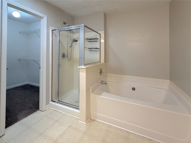 Building Photo - 3845 Grovemont Pl