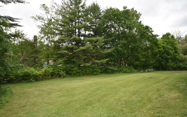 Building Photo - 89 Pecks Rd