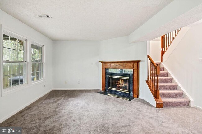Building Photo - 302 Ridgecrest Ct