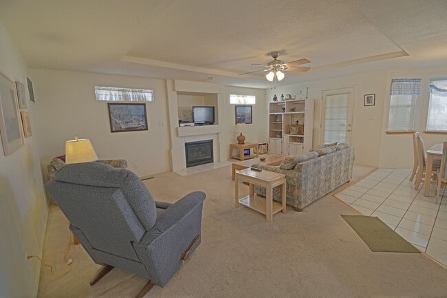 Building Photo - 4BD/3BA Available for Move In! Northeast H...