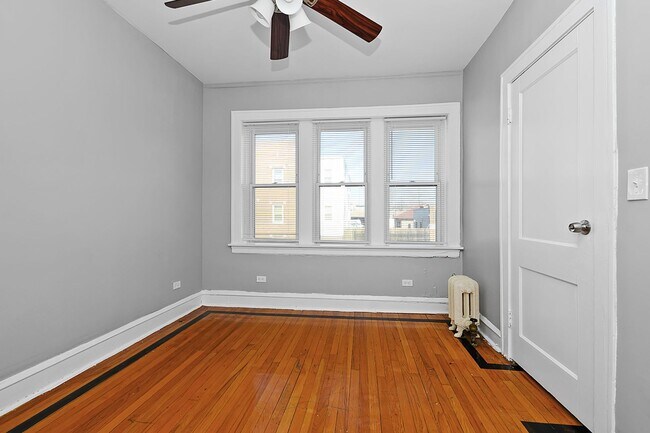 Interior Photo - 6201 S Troy St. Chicago IL