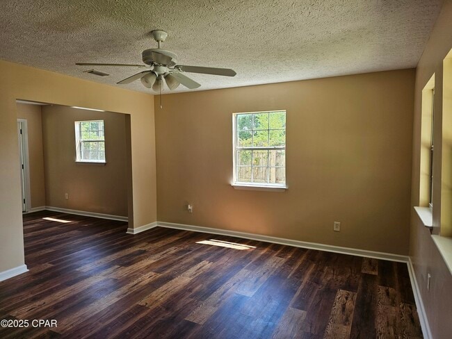 Building Photo - 609 Virginia Ave