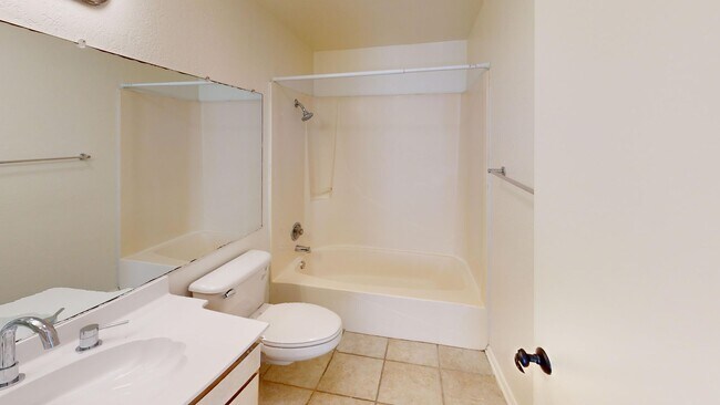 Building Photo - 83 Del Oro Ct