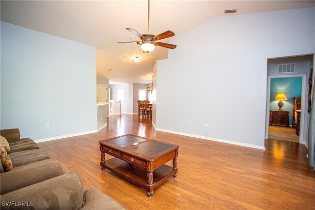 Building Photo - 1295 Henley St