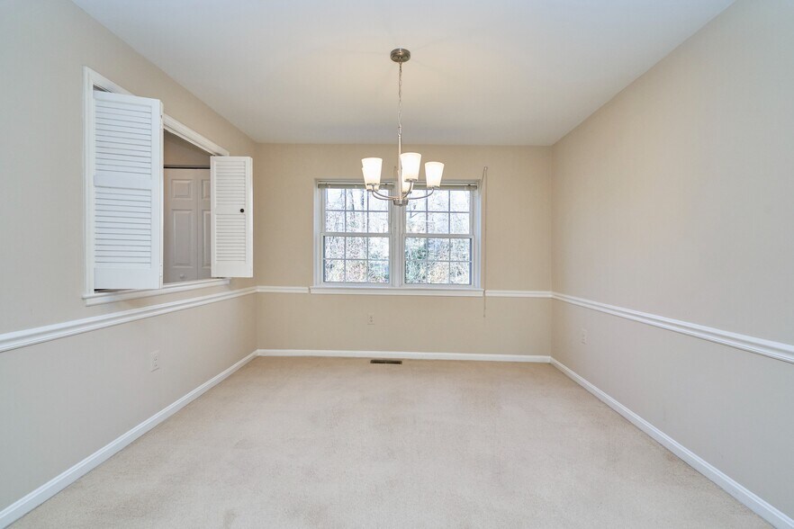 Building Photo - 8038 Sleepy View Ln