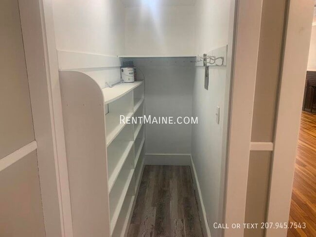 Building Photo - 13 Hudson St