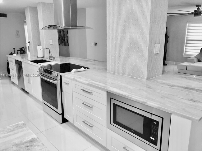 Building Photo - 3900 Galt Ocean Dr