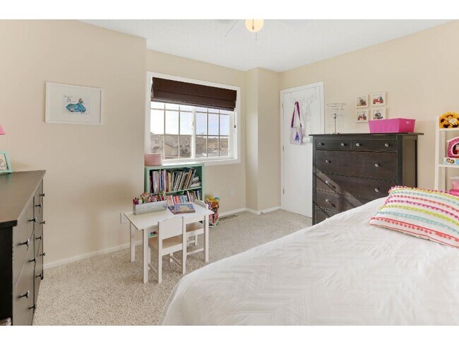 Building Photo - 2059 Brittany Ct