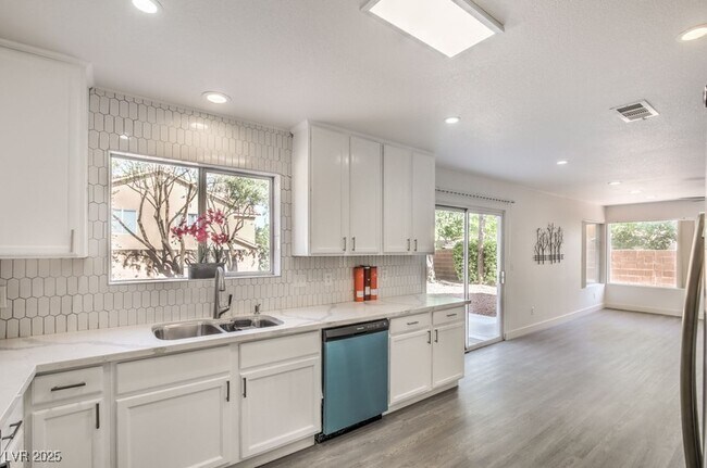 Building Photo - 1312 Mt Hamilton