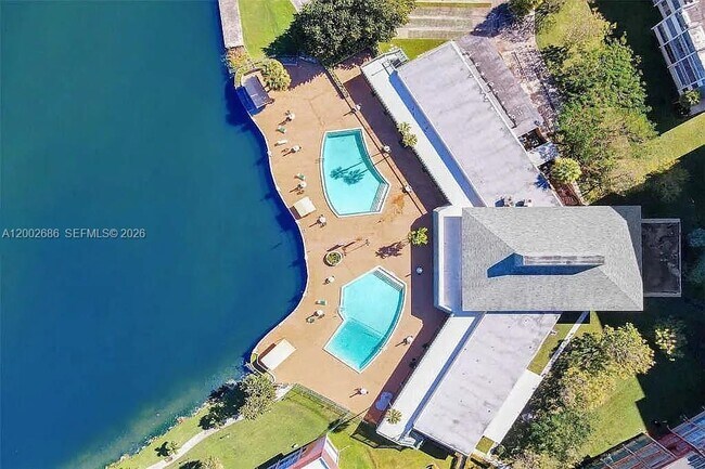 Building Photo - 1501 NE Miami Gardens Dr